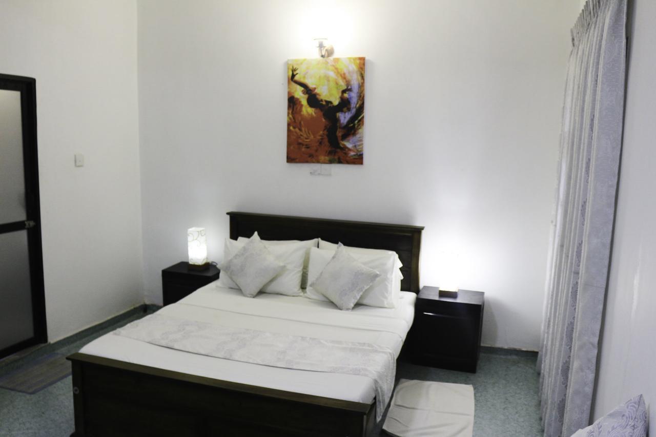 Yoho Travellers Residence Kandy Exterior photo