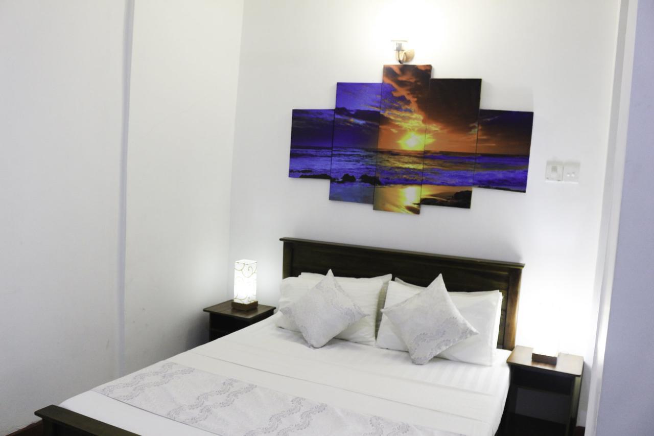Yoho Travellers Residence Kandy Exterior photo