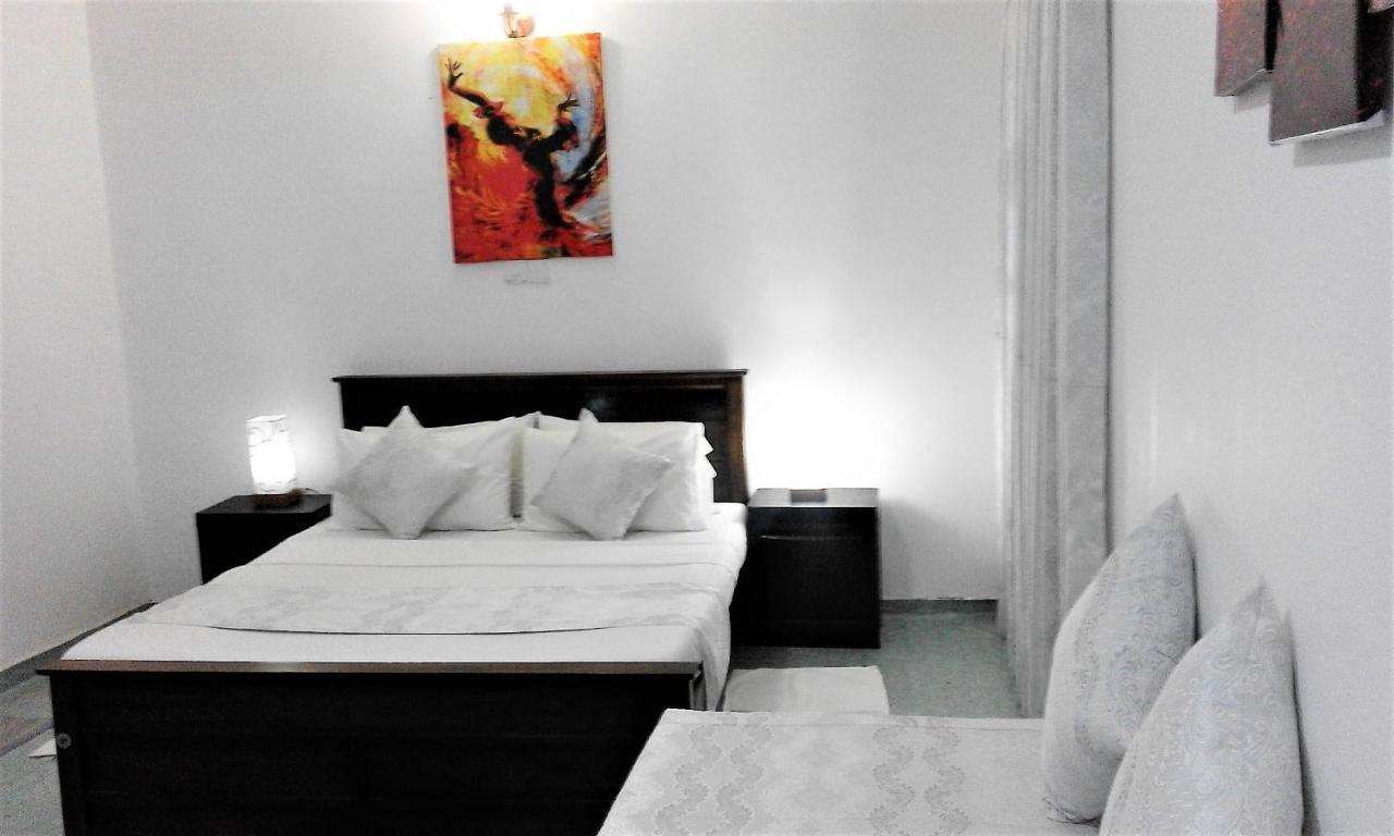 Yoho Travellers Residence Kandy Exterior photo